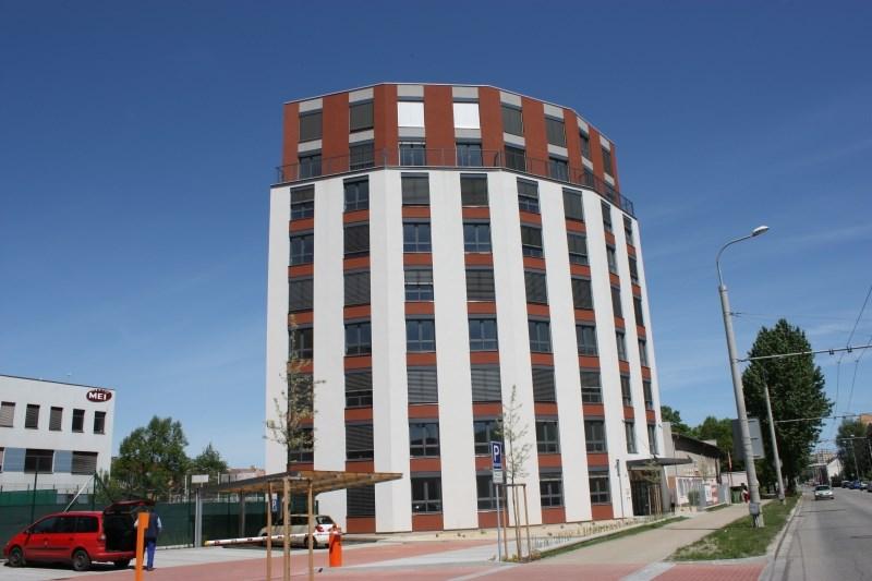 Novostavba ubytovacího zařízení PEDAGOG, Branišovská ul., České Budějovice (2013-2015) Objekt se nalézá v zastavěné části města Českých Budějovic.