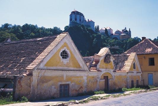 Opevnění, které mělo chránit hranice bývalého Československa před fašistickými vojsky za druhé světové války, nakonec nebylo nikdy použito.