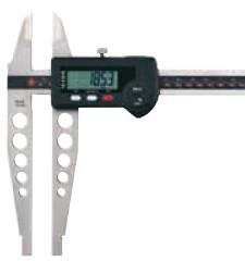 s měřicími nožíky S měřicími nožíky pro vnější měření měřicí rozsah délka měřicích mezní chyba hmotnost ramen/nožíků +/- (kg) 300 90 / 40 0,03 0,45 4112704 500 150 / 55 0,04 1,10 4112712 750 150 / 55