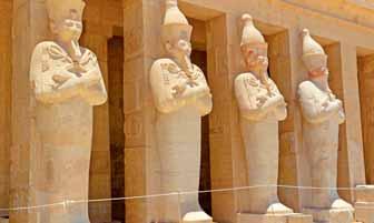 den: plavba k pevnosti Kasr Ibrim (pouze výhled zlodi), dále plavba do Amady anásledná návštěva tamních chrámů, které pochází zobdobí vlády Thutmose III. aamenhotepa II. z18.