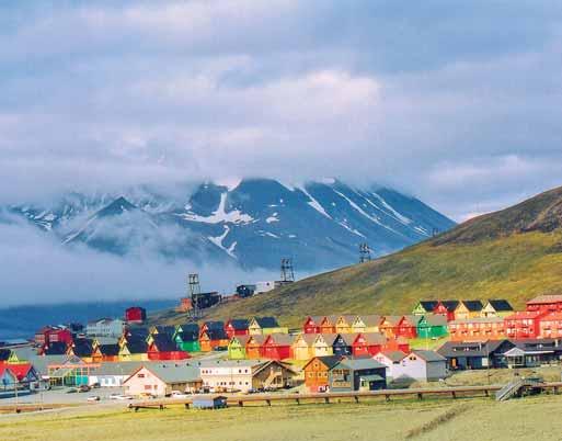 Celodenní výlet lodí do ruské hornické osady Barentsburg, který je ruským územím na Špicberkách.