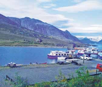 Odpoledne trasa zamíří podél jezera Jölstravatnet knejvětšímu fjordu Norska Sognefjordu. 5. den: snídaně. Průjezd panoramatickou cestou podél pobřežních fjordů do Bergenu.