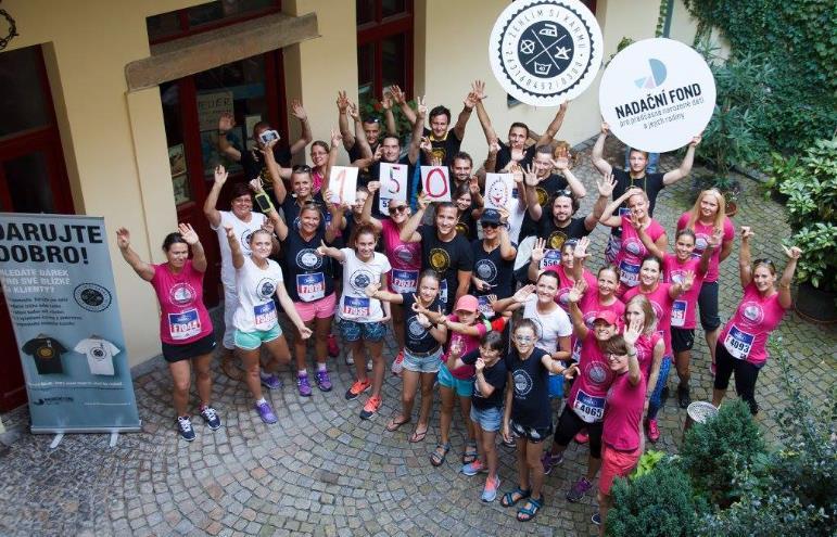 2016. Běžce jsme měli na trati dlouhé 5 i 10km a k tomu nadační stánek na