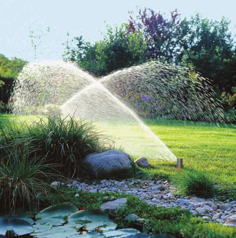 GARDENA Sprinklersystem Pohodlná, spolehlivá a snadná instalace Podzemně nainstalovaným GARDENA Sprinkler-systémem lze zavlažovat pomocí výsuvných zadešťovačů jakoukoliv travnatou plochu.