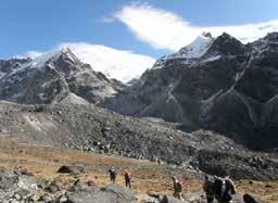 EVEREST BASE CAMP TREK PŘES 3 SEDLA Termín jaro: 7. 4. 29. 4. 2018, trek č. 18102 Termín podzim: 6. 10. 28. 10. 2018, trek č. 18122 Náročnější trek přes 3 vysokohorská sedla Renjo Pass, Cho La Pass a Kongma La Pass.