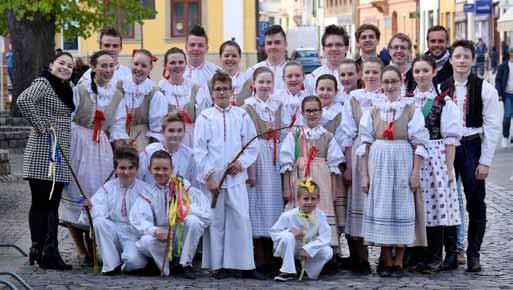 O souborech DĚCKA Z KUNOVIC Kunovice Dětský folklorní soubor Děcka z Kunovic byl založen v roce 1964.