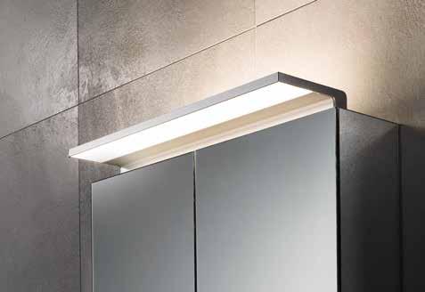 Nová zrcadlová skříňka se třemi moderními světelnými zdroji LED a se zcela novým inteligentním otočným stmívačem vytvoří v koupelně při každé příležitosti tu správnou světelnou atmosféru.