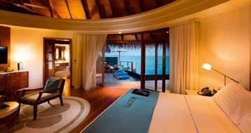 Mezi Maledivskými resorty je výjimkou v tom, že základní kategorie vil jsou nadvodní. Svým hostům vily nabízí obrovský prostor a terasu s vlastním bazénem.