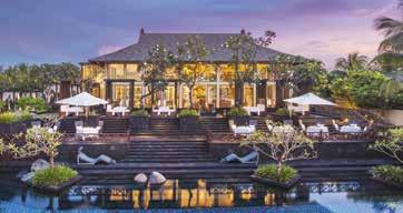 The St. Regis Bali Resort ***** BALI Resort se rozprostírá na 9 hektarech u nejlepší části pláže Nusa Dua hned vedle golfového hřiště Bali National Golf Club a svým legendárním St.