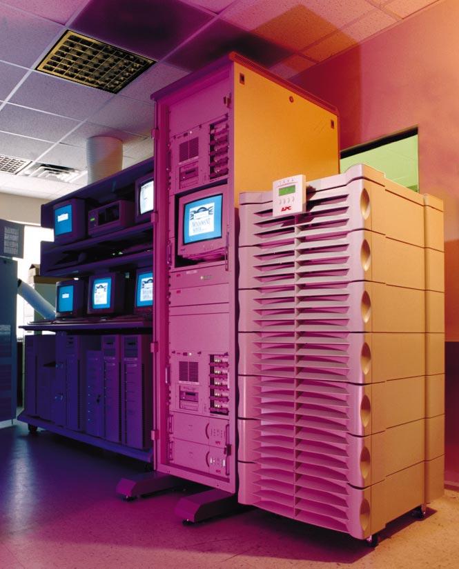 Power Array Symmetra Power Array je pro ochranu proti v padkûm dodávky energie tím, ãím byl systém RAID pro ukládání dat.