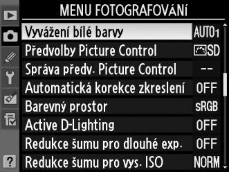 Výběr barevné teploty Pokud je pro vyvážení bílé barvy vybrána možnost K (Výběr barevné teploty), lze vybrat barevnou teplotu stisknutím tlačítka WB a otáčením pomocného příkazového voliče.