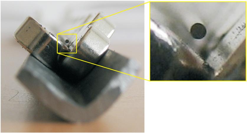 Příloha D1: How to simply demonstrate diamagnetic levitation with pencil lead How to simply demonstrate diamagnetic levitation with pencil lead Figure 4. Detail of the pencil lead from side view.