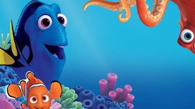 Hledá se Dory Animovaná komedie, USA, 2016, 103 min, 2D i 3D verze Při hledání maminky a tatínka potkává Dory tři svérázné obyvatele Mořského akvária: První je Hank, nerudný chobotničák, který