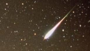 - 7 - vrchu komety a podařilo se mu v nich identifikovat organické molekuly. Jeden z dalších přístrojů, rentgenový spektrometr APXS, zřejmě neodklopil svoji krytku a tak nemohl správně měřit.