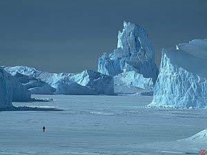 4. 4. 3. VODA V LEDOVCÍCH Ledovce jsou nejen důležitým vnějším činitelem, který přetváří zemský povrch, ale také ohromnou zásobárnou sladké vody.