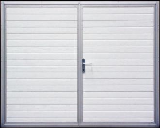 IDEÁLNÍ NÁHRADA ZA NEPRAKTICKÁ KOVOVÁ VRATA dveře zavřené na západku hladký povrch - vhodná pro každý styl široký výběr barev Garážová vrata KLASIK mohou být vyhotovena ve všech variantách běžných