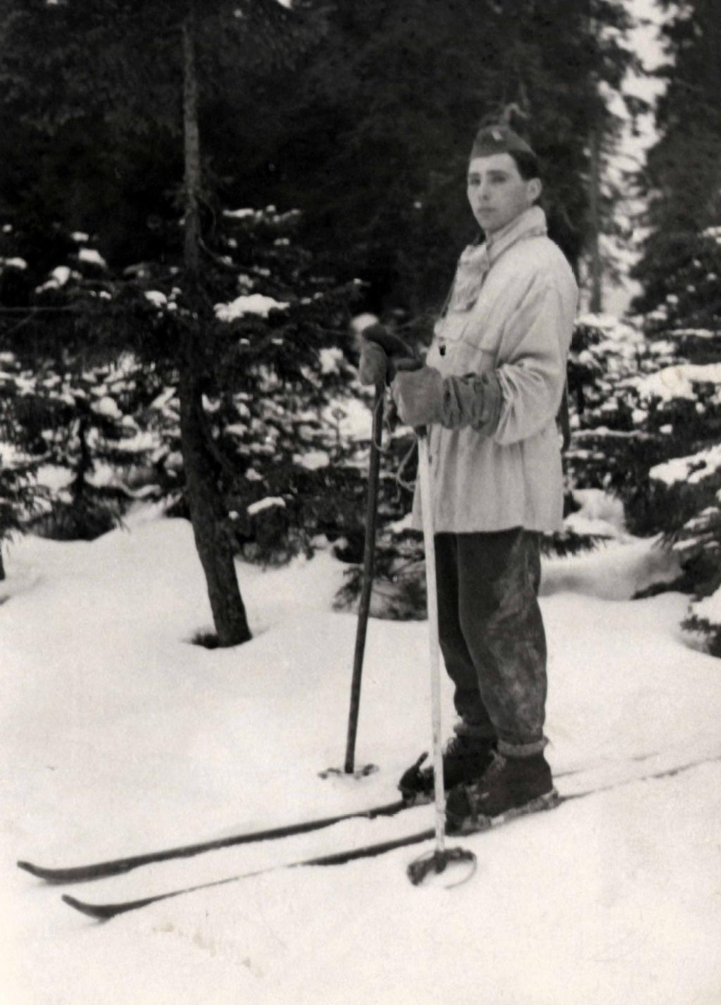 NTEREWEE: PHOTO TAKEN N: NTEREWER: Alexander Gajdos Smrekovica 1940s Martin Korcok n Prague, we soldiers used to go on maneuvers. For example we d train for fighting in the streets of the city.