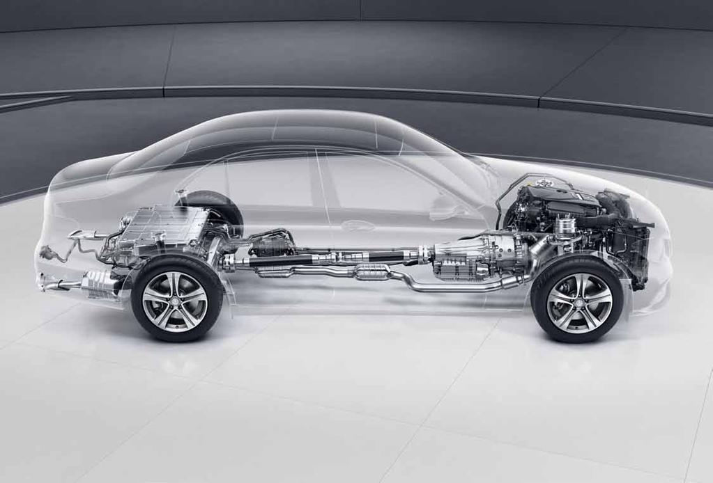 51 Mercedes-Benz Intelligent Hybrid v novém E 350 e Hnací ústrojí 4válcového zážehového motoru posílené o elektromotor s celkovým výkonem systému 210 kw (286 k): vysokonapěťový akumulátor umožňuje
