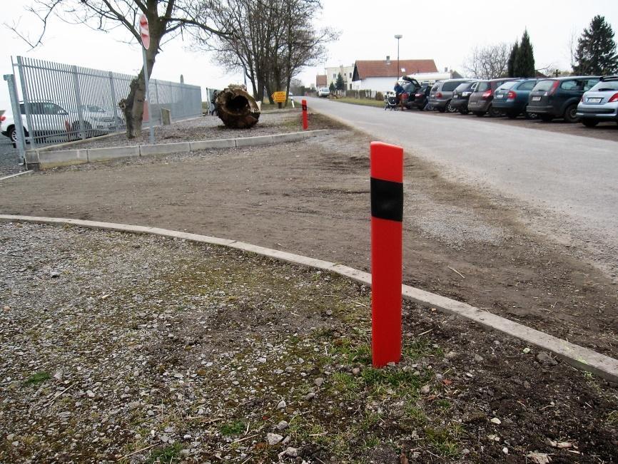 polní nebo lesní cesty řidič nepozná, že se nachází na účelové pozemní komunikaci, pokud nejsou v místě připojení účelové pozemní komunikace užity směrové