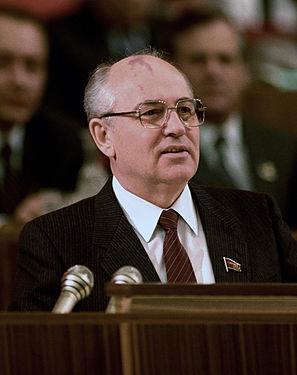 Perestrojku ( tržní reformy ). Gorbačov však nevěděl že proces který nastartoval vedl až k tomu že Komunisté ztratí moc nebo že se SSSR rozpadne. Přesto se to stalo. Už to nejde zastavit.