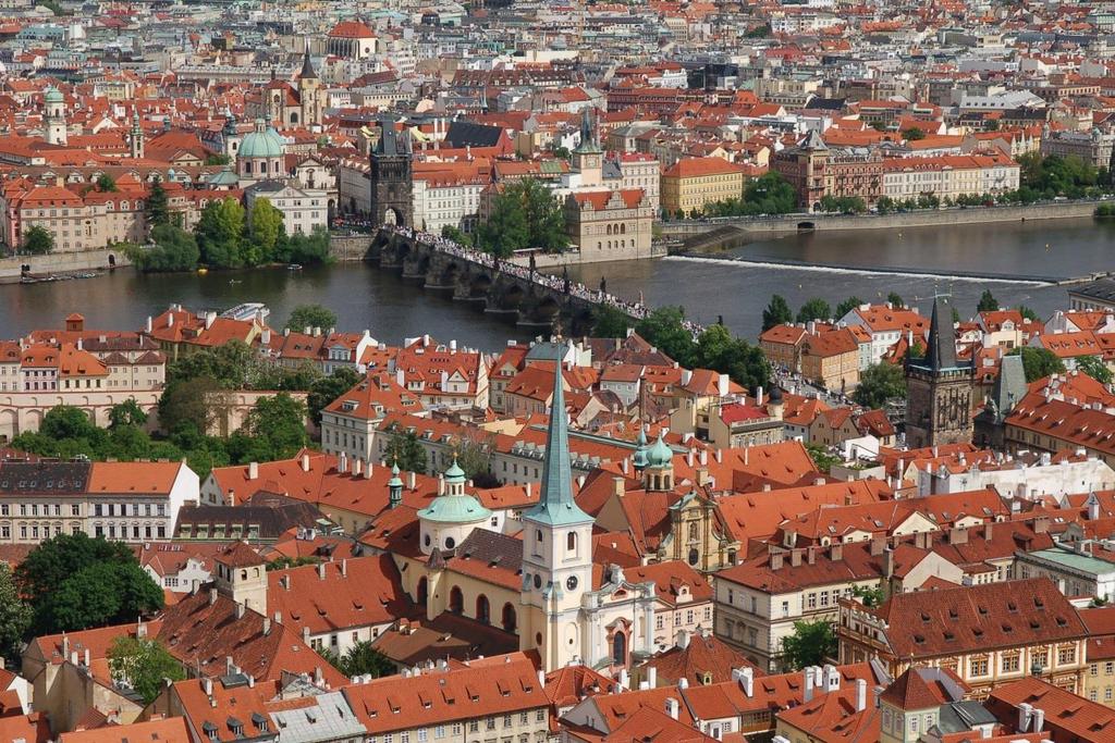 1: Panorama Prahy Malá Strana a Hradčany s