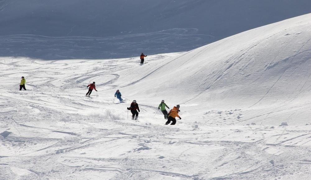 Proč se v CMH nepoužívají lavinové batohy při heliski?