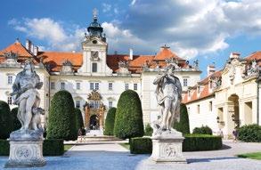 Hospital Kuks - Hlavní chodba s restaurovaným cyklem nástěnných maleb vápenný program Citlivé řešení oprav