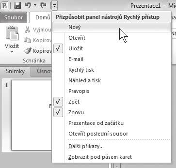 Panel nástrojů Rychlý přístup Pás karet je doplněn panelem nástrojů Rychlý přístup. Ve výchozím stavu jej téměř ani nepostřehnete, je maličký a splývá se záhlavím okna.