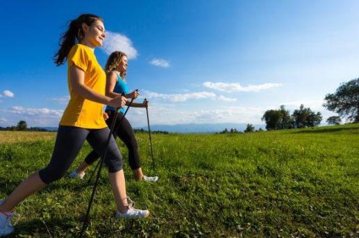 Kolektivní sportovní hry Na udržovaném travnatém pozemku hotelu