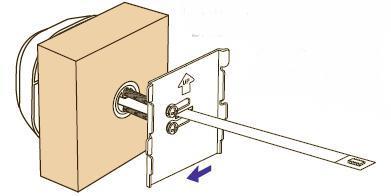 Krok 3 Odlepte pěnové podložky a opatrně prostrčte vnitřní část přístroje, společně s kabelem otvorem pro kukátko.