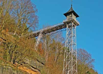 Elektrický výtah v ad Schandau Osobní výtah, který byl vybudován v roce 1904 ve stylu secese, vás dopraví rychle a pohodlně nahoru z ad Schandau do Ostrau do výšky 48 metrů.