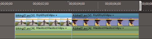 Střih klipů 116 Časová osa během oříznutí (nahoře) a po oříznutí (dole). Při oříznutí zmizí šedý trojúhelník v rohu klipu.