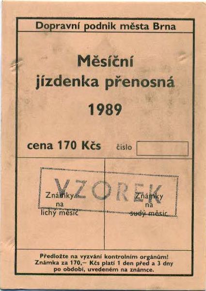 PŘEDPLATNÍ JÍZDENKY V BRNĚ OKOLO 80 % VŠECH UŽIVATELŮ MHD V BRNĚ POUŽÍVÁ NĚJAKÝ DRUH PŘEDPLATNÍ JÍZDENKY TÉMĚŘ 65 % TRŽEB ZA JÍZDENKY V MHD JE OD UŽIVATELŮ PŘEDPLATNÍCH JÍZDENEK Kupóny - měsíční,