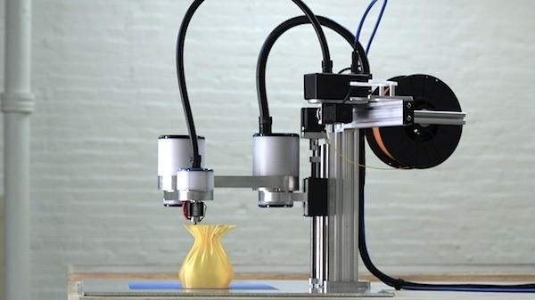 4.1.4 3D tiskárny SCARA Robot SCARA se většinou používá, aby opakovaně zpracovával přesné montážní operace.