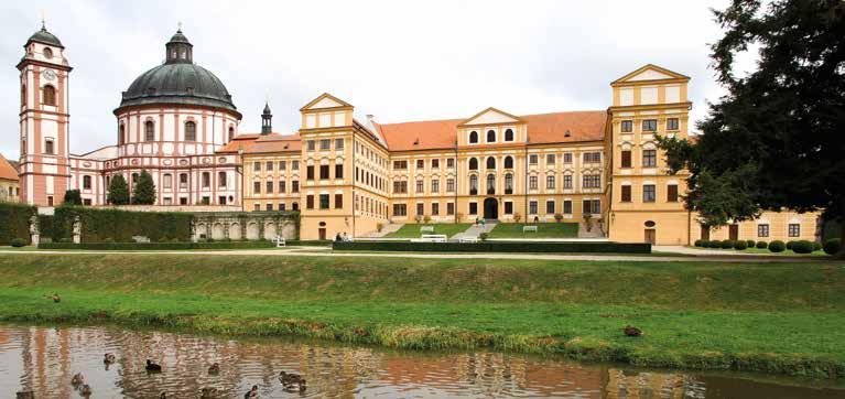 Šatova Loucký klášter s degustací vín Znovín Znojmo ČR Jaroměřice nad Rokytnou Znojmo Hnanice Šatov RAKOUSKO SLOVENSKO Tulln an der Donau Vídeň meandry