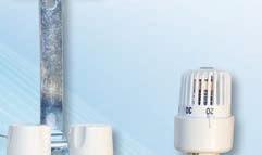 Vstup topné vody do rozdělovače je vpravo dole přes termostatický ventil DN3/4" ❶ vybavený termostatickou hlavicí ❷.