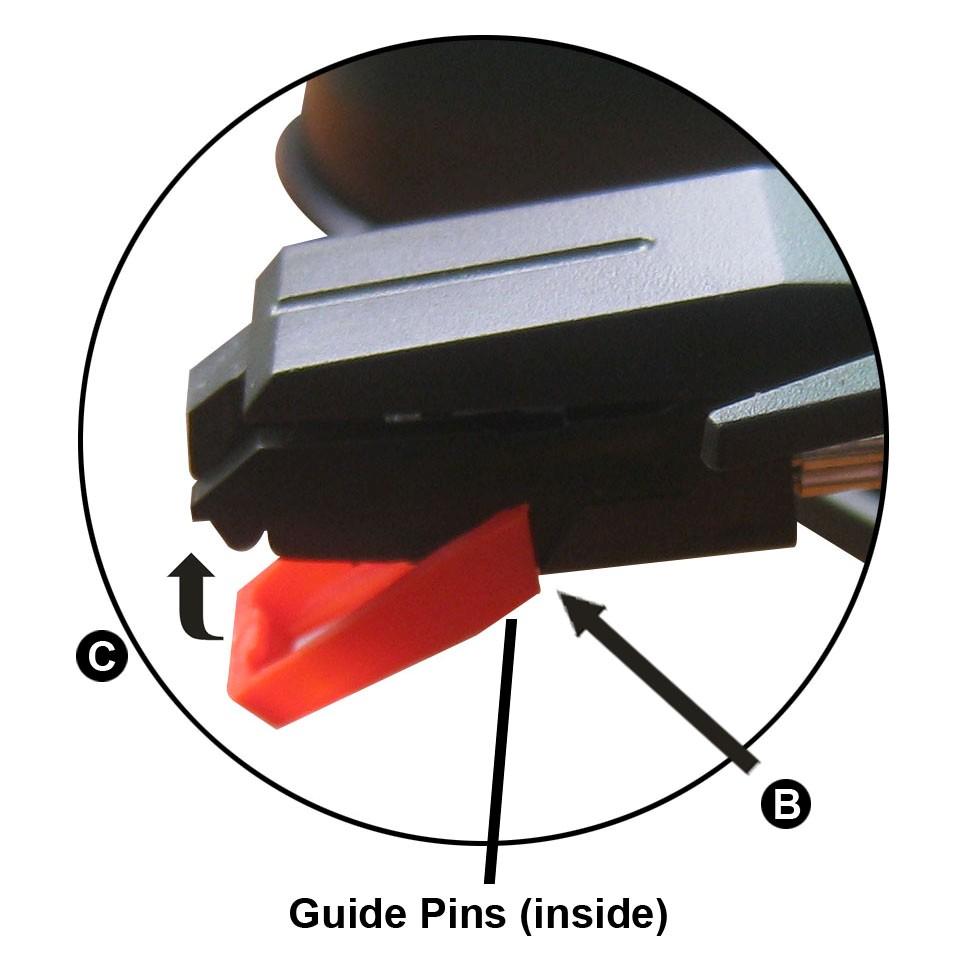 Ihlu zatlačte smerom nahor, ako je zobrazené na obrázku C, až ihla zapadne do správnej pozície Guide Pins (inside) TECHNICKÁ ŠPECIFIKÁCIA Slot pre USB / SD / MMC digitalizácia Zabudovaný adaptér pre