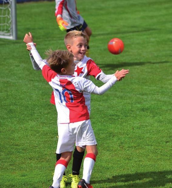 TICHOTA Karel odchovanec karlovarského fotbalu, který se z tehdejší Slavie Karlovy Vary dostal do ligových klubů v Chebu, Blšanech a Opavy, kde odehrál téměř 200 ligových