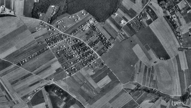 3 Letecký měřický snímek Letecké ecké měřické snímky (LMS) jsou archivované v analogové formě v Archivu leteckých měřických snímků Vojenského geografického a hydrometeorologického úřadu (VGHMÚř) v