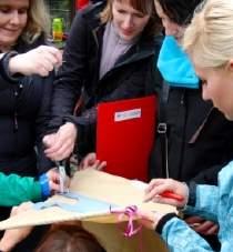 KRÁTKÁ ZÁBAVNÁ TÝMOVÁ SOUTĚŽ S CESTOU MALEVILSKÁ MISE Pohodový týmový (napůl expediční) program zaměřený na zábavu a podporu týmového ducha v trvání programu 1,5 2 hodiny.