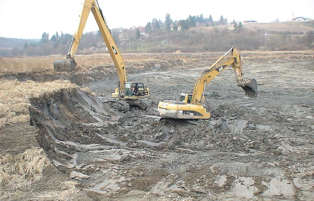 Těžba sedimentů ze dna vypuštěného VD