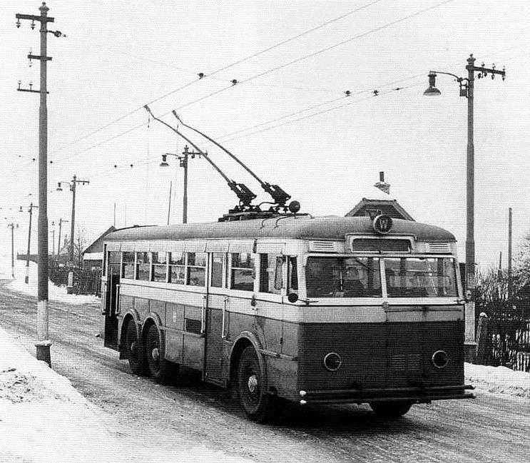 Prahy 1908 první autobusová linka 1936 první trolejbusová linka Hanspaulka