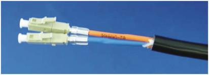 Navléknout na kabel jistící kabelovou matici, bajonetovou matici a pouzdro konektoru. 2. Připravit optický kabel podle výše uvedeného náčrtku. 3.