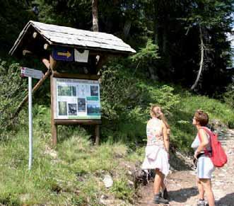 rozkládacím gaučem typu šuplík pro 2 osoby, sociální zařízení, terasa bilo 4/5-38 m² - 1 ložnice s manželskou postelí a případně 1 lůžkem, obývací pokoj s kuchyňským koutem a rozkládacím gaučem pro 2