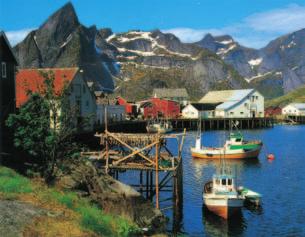 možnost návštěvy skanzenu lidové architektury), večer přejezd soutěskou Romsdalen a údolím řeky Rauma s vodopády do Andalsnes typické rybářské městečko ve fjordu, ubytování, nocleh 4.