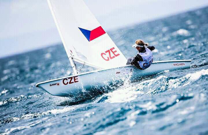 Lucie Keblová (2000) Český Yacht Klub Svou jachtařskou kariéru započala na Optimistu, na kterém závodila v letech 2009 2015, zúčastnila se dvou mistrovství světa a dvou mistrovství Evropy.