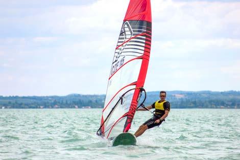 Petr Kučera jun. (1986) TJ Rapid Brno Se závodním windsurfingem začal v roce 2000 ve třídě Raceboard. Byl členem reprezentačního družstva v letech 2004 2009 v olympijské třídě RS:X.