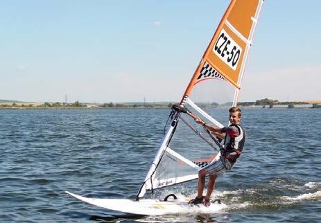 Martin Mikulec (2001) TJ Rapid Brno Martin Mikulec začal s windsurfingem v pěti letech. Už tento sport dělá přes 11 let. Třetím rokem závodně jezdí ve třídě Bic Techno 293.