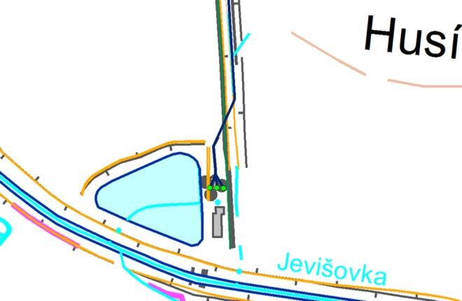 Příloha č. 5 - Vyhodnocené kartografické situace dodané uživatelem Situace č. 60 Při symbolizaci všech nahromaděných prvků břehová čára, terénní stupeň, sloupy el.