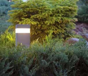 Nabízíme 2 typy výšek, verze se soumrakovým senzorem a se zásuvkou. EN Garden LED luminaire with modern angular design and very low power consumption.